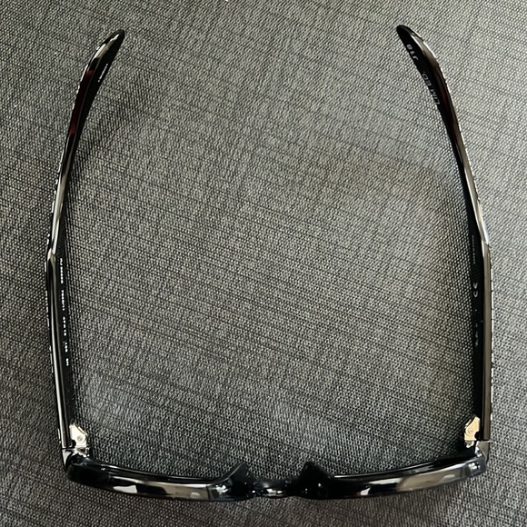 Kids Ray Ban Mickey Mouse Sunglasses - Picture 16 of 17